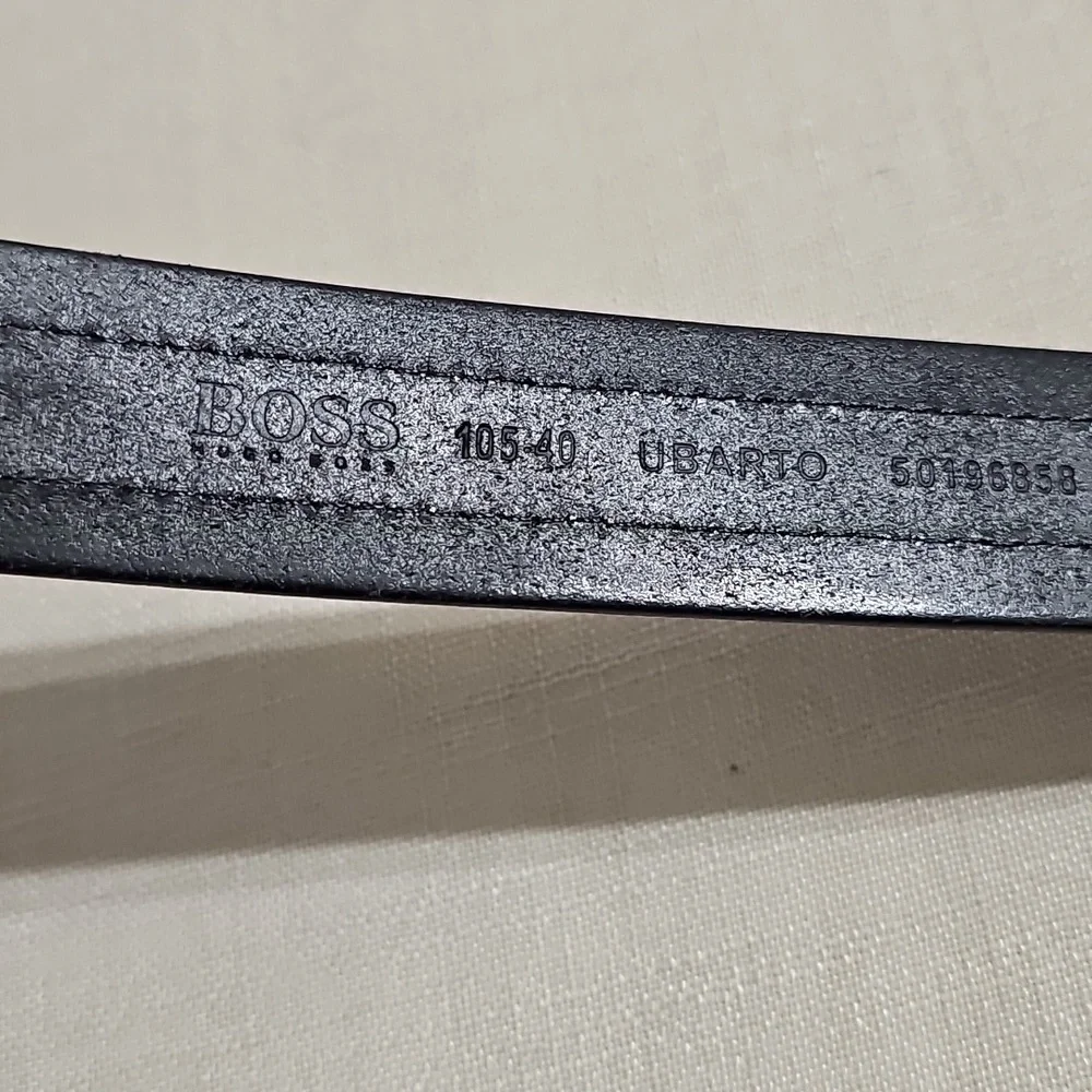 Hugo Boss Men's Ubarto Black Leather Belt 105-40